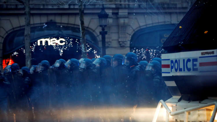 باريس: 8 قتلى منذ بداية احتجاجات 