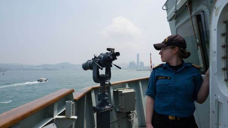 بحرية كندا "تتحرش" بكيم جونغ أون!