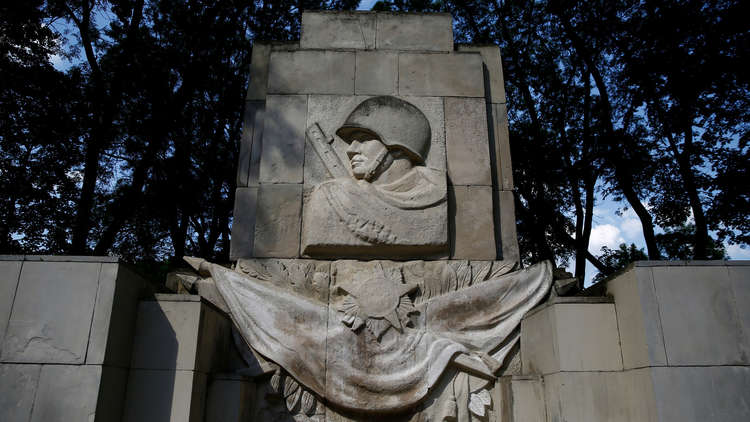 روسيا.. العثور على رفات جندي قتل عام 1942 ومواراته الثرى!