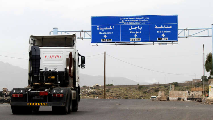 وسط اتهامات متبادلة بخرق هدنة الحديدة.. التحالف والحوثيون يتبادلان قوائم بأسماء 16 ألف أسير