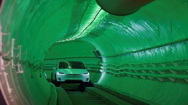 هل يعرض نفق إيلون موسك حياة سائقي السيارات فيه للخطر؟