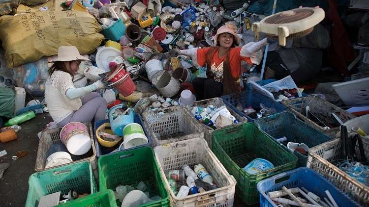 الصين تصادر أكثر من 91 طنا من النفايات المهربة 
