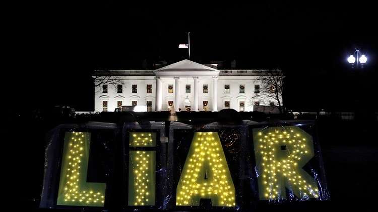 ردود فعل ساخرة على إلغاء ترامب رحلته إلى فلوريدا