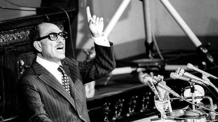 رئيس مجلس النواب المصري: السادات كان عسكريا من الطراز الفريد