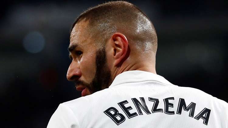 بالصور.. كريم بنزيما يتحول إلى ملاكم 