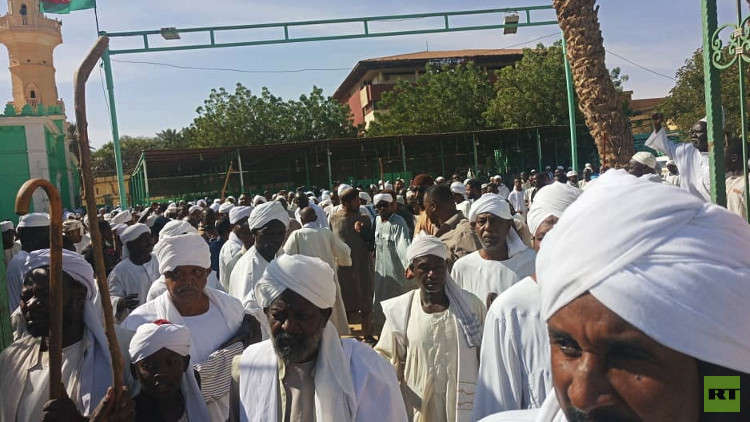 الأمن السوداني يستخدم الغاز المسيل للدموع والقنابل الصوتية لتفريق المتظاهرين