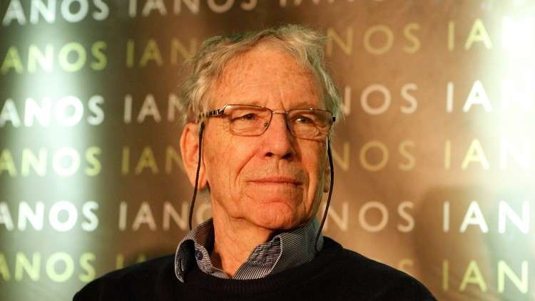 وفاة الكاتب الإسرائيلي عاموس عوز