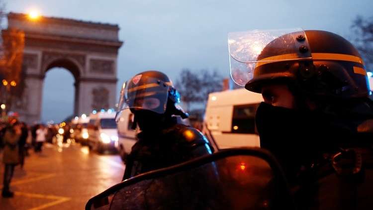 فرنسا.. مشاركة خجولة في احتجاجات 