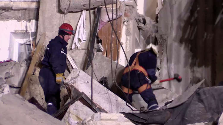 ارتفاع ضحايا انهيار المبنى السكني في روسيا إلى 9 قتلى 