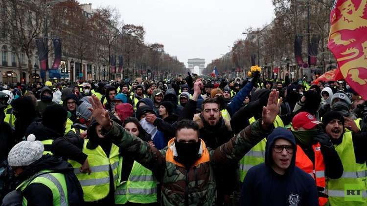 صحفية فرنسية: المحتجون يرفضون الحديث إلينا ويثقون بتغطية RT