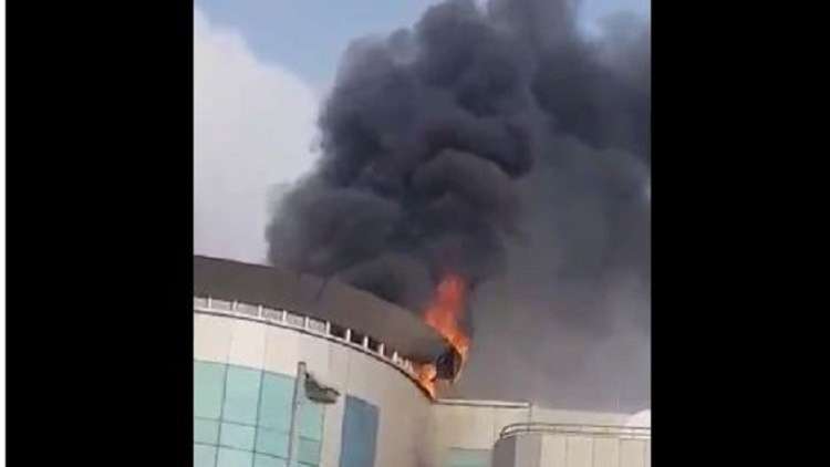 السعودية.. اندلاع حريق داخل مركز تجاري في جدة