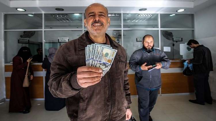أنباء عن قرب إدخال الأموال القطرية إلى غزة بشروط