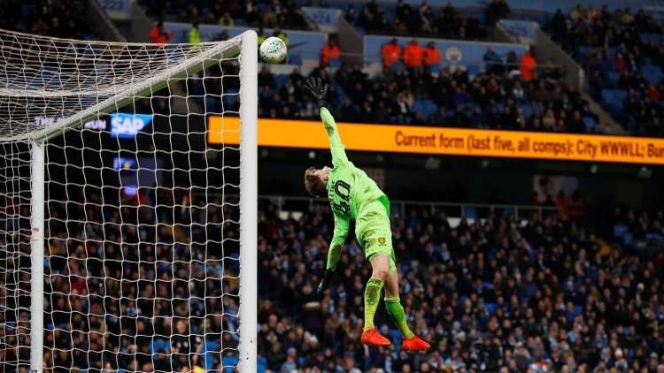 شاهد.. هدف خرافي في مباراة مهرجان الأهداف