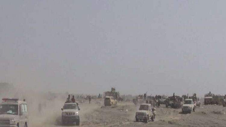 لحظة استهداف الحوثيين الاستعراض العسكري في قاعدة العند اليمنية بطائرة مسيرة