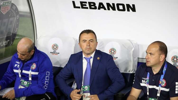 الاتحاد الآسيوي لكرة القدم يعاقب مدرب لبنان