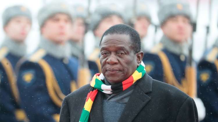 رئيس زيمبابوي يطلب مساعدة روسيا في تحديث جيش بلاده في المستقبل