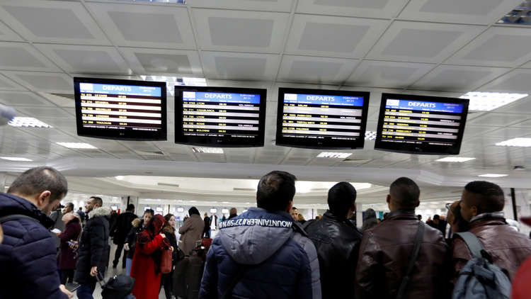 شلل تام في تونس مع بدء الإضراب