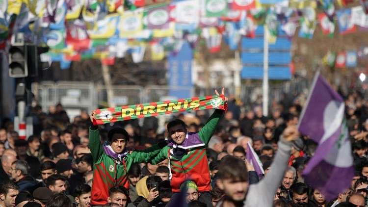 تركيا.. مظاهرات مؤيدة لنائبة كردية مضربة في السجن 