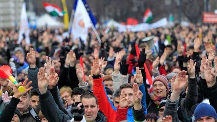 تجدد الاحتجاجات في بودابست ضد حكومة أوربان 