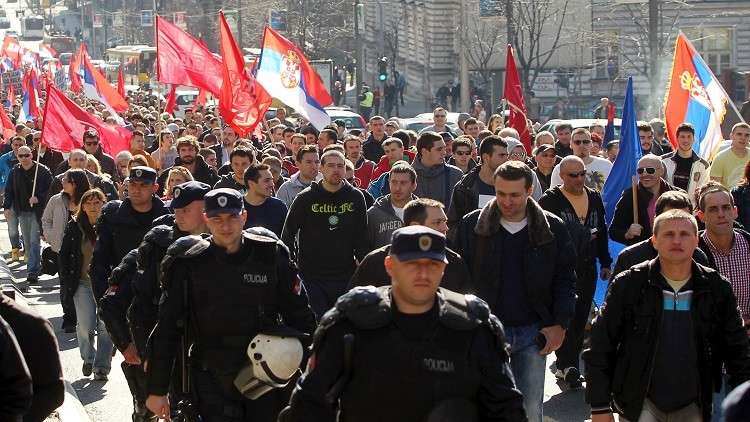 آلاف المحتجين في بلغراد ضد الرئيس الصربي