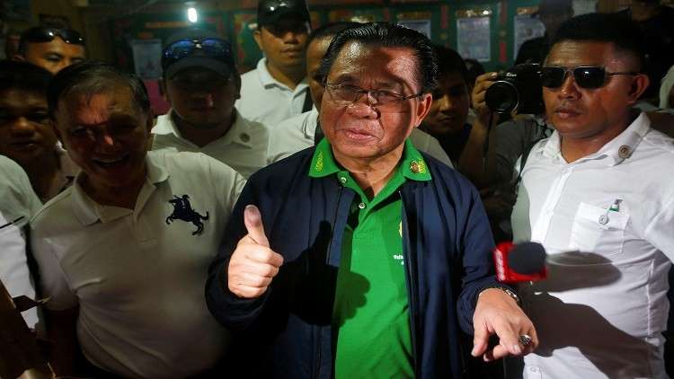 مسلمو مورو يحصلون على الحكم الذاتي في الفلبين 