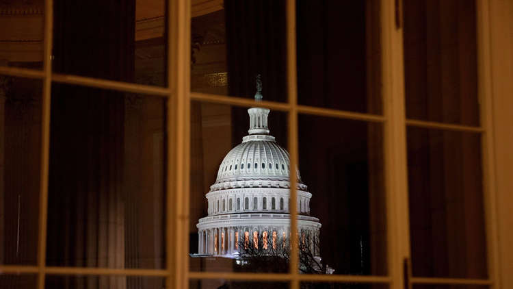 بيلوسي تمنع الرئيس من مخاطبة الكونغرس طالما يتواصل الإغلاق الحكومي.. وترامب يصر 