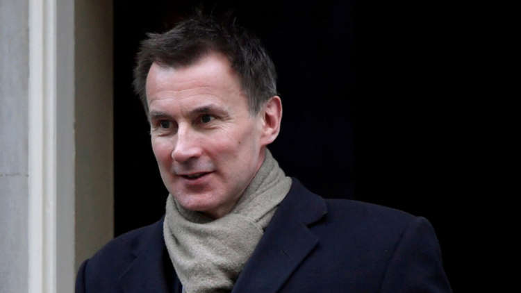 لندن: مادورو غير شرعي وغوايدو جدير برئاسة فنزويلا