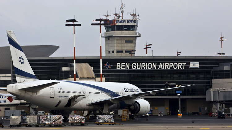 إسرائيل تحتجز سائحا روسيا أطلق طائرة مسيرة في مطار بن غوريون