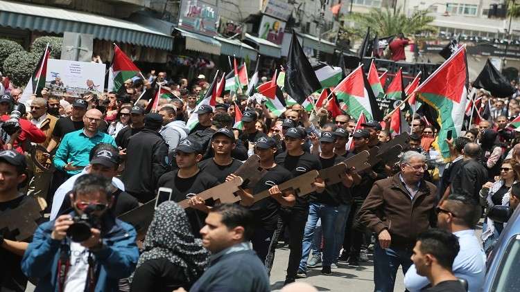 الحكومة الفلسطينية تقدم استقالتها لعباس