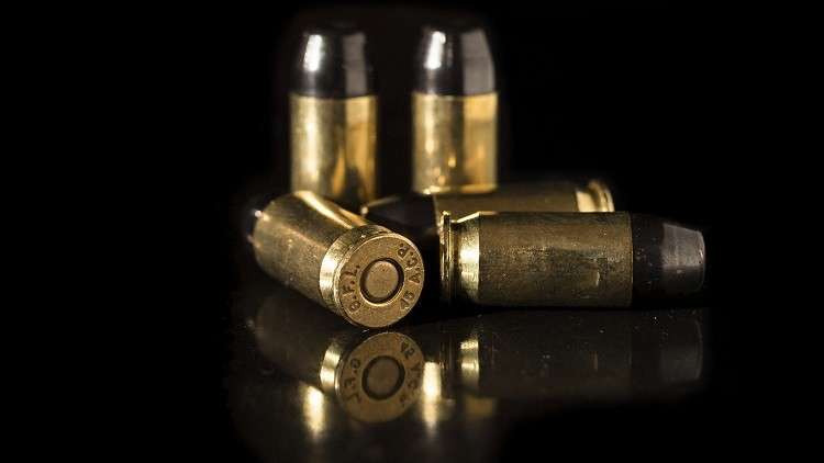 وفاة عجوز بعد أشهر من قتلها ابنها المسن