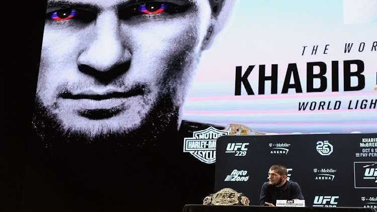 البطل الروسي نورمحمدوف يقدم برنامجا تلفزيونيا شهيرا 