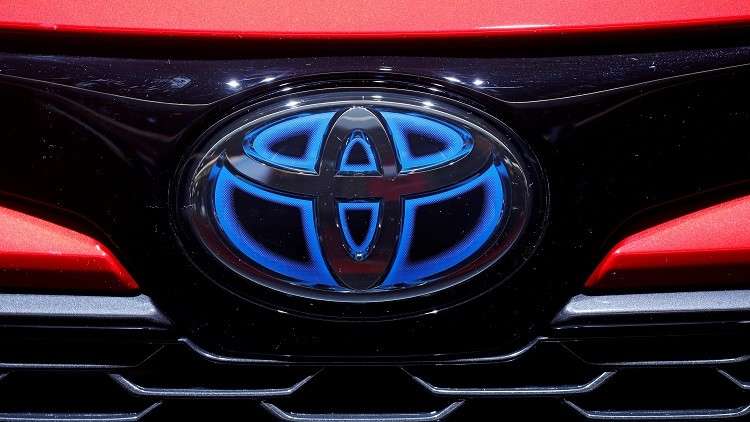 "تويوتا" تسحب عشرات آلاف السيارات في روسيا