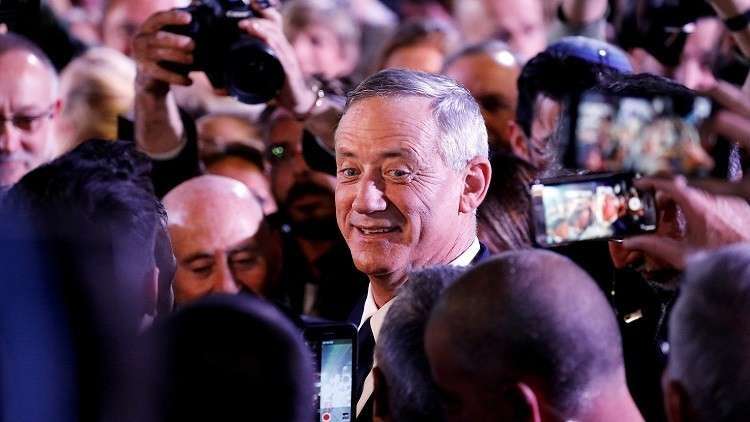 فلسطيني يقاضي قائدي الأركان وسلاح الجو الإسرائيليين السابقين في لاهاي