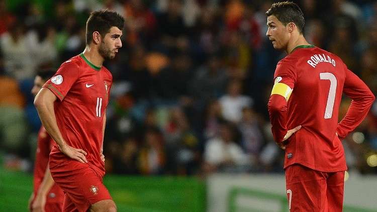 شاهد.. إصابة مروعة تشوه وجه لاعب برتغالي