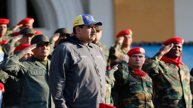 فيديو.. ضابط فنزويلي يعلن انشقاقه عن مادورو وولائه لغوايدو
