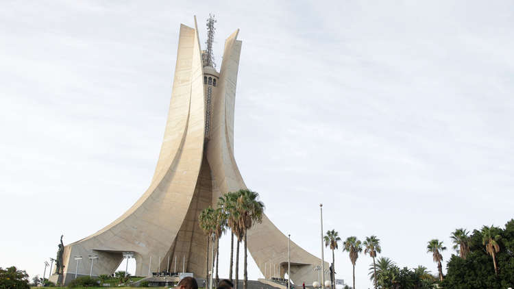 وزير العدل الجزائري لا يستبعد تعديلا دستوريا عميقا