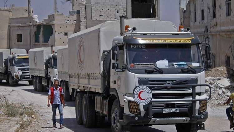 وصول مساعدات إغاثية إلى سكان هجين في دير الزور السورية