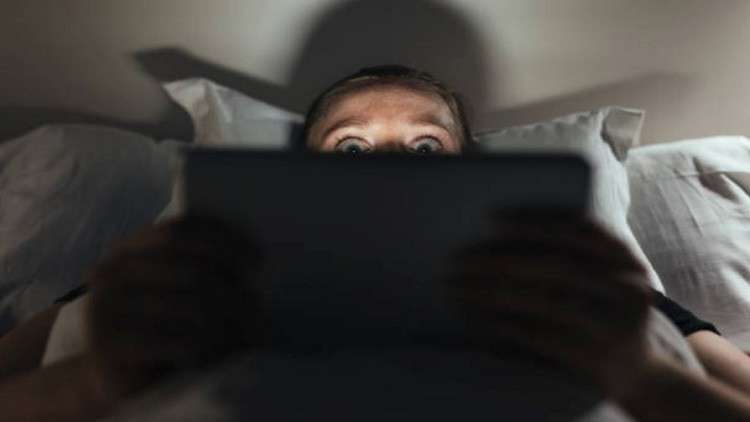 ما العلاقة بين أفلام العنف والسمنة؟