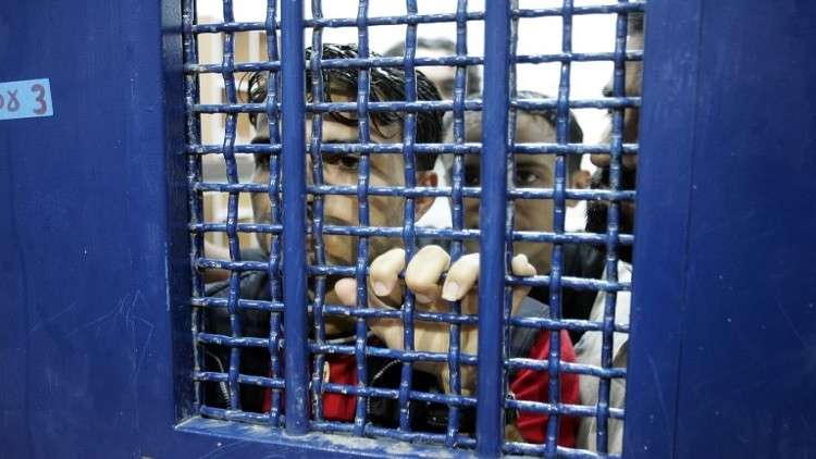 توتر في سجن "النقب" بعد محاولة أسير فلسطيني إحراق نفسه