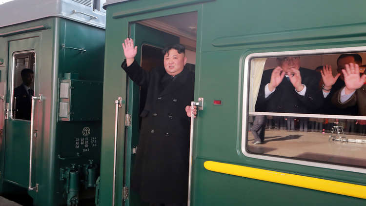 بالصور.. كيم يتوجه بقطار مدرع إلى فيتنام للقاء ترامب وإجراءات أمنية مشددة على الطريق
