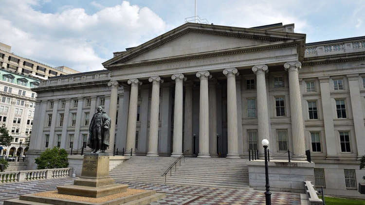 واشنطن تفرض عقوبات على 4 مسؤولين فنزويليين