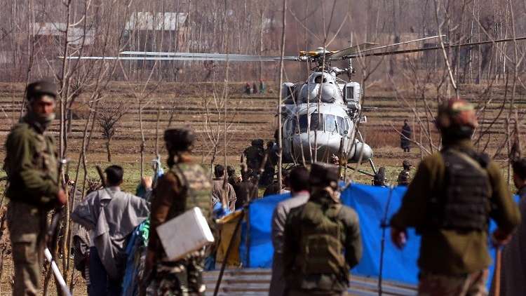 باكستان تغلق مجالها الجوي والهند تغلق 5 مطارات 