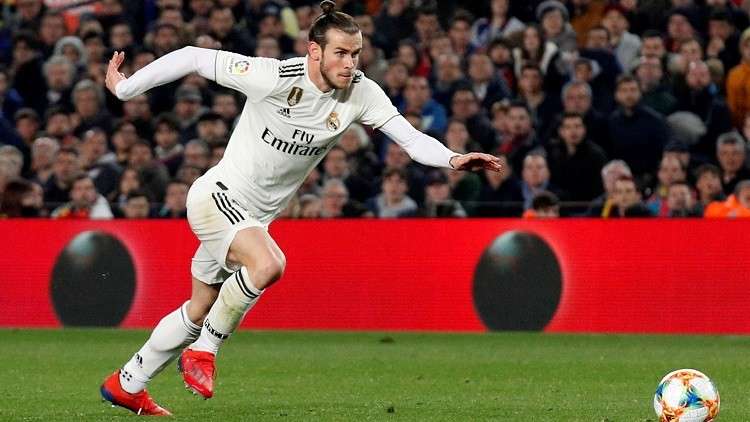 وكيل أعمال غاريث بيل يفتح النار على جمهور ريال مدريد: عليكم تقبيل قدميه!
