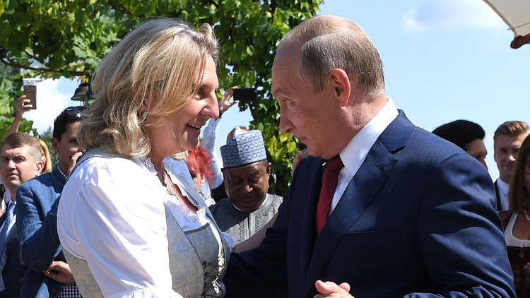 وزيرة الخارجية النمساوية: سأراقص بوتين مجددا