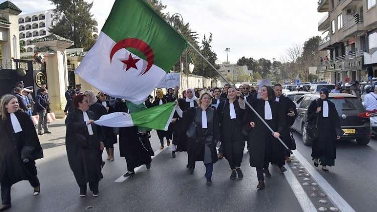 وزير العدل الجزائري يرد على تحرك القضاة ضد بوتفليقة