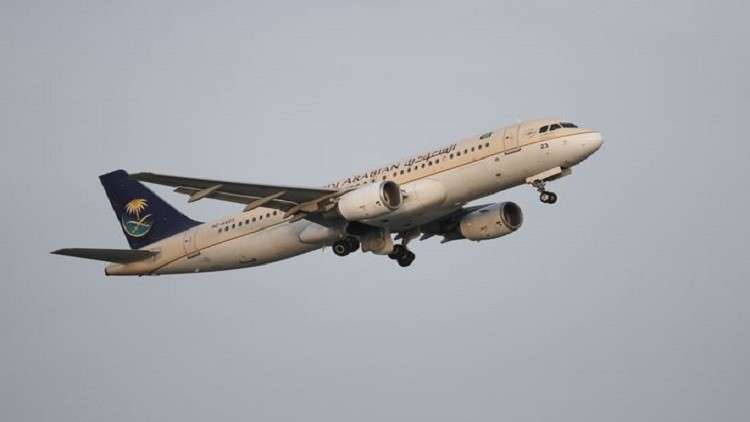 مسافرة تجبر طائرة سعودية على العودة بعد نسيان طفلها في المطار!