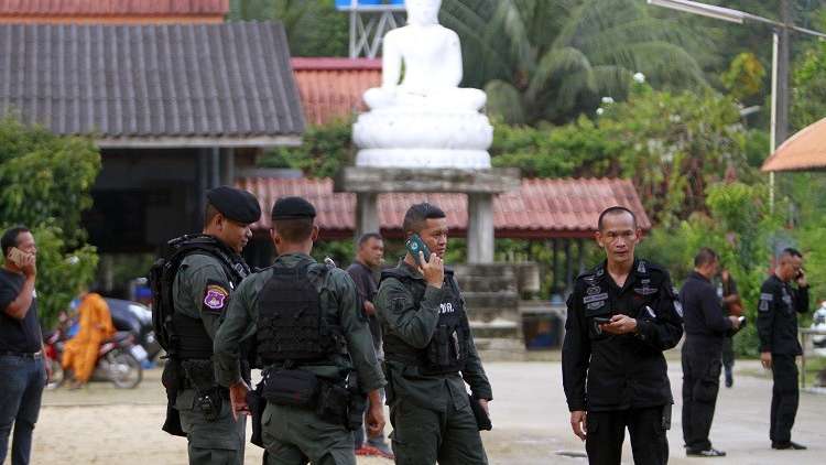  أردني يربط ابنه الرضيع بعربة أطفال ويرميه في البحر