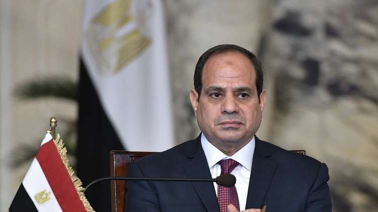 سيدة مصرية تناشد السيسي الإفراج عن ضباط قتلوا ابنها وحفيديها 