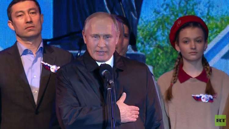 بوتين يهنئ سكان القرم بالذكرى الخامسة للعودة إلى الحضن الروسي