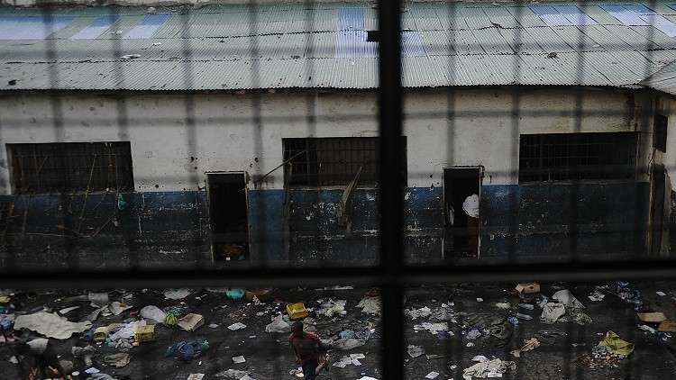 السلطات الأوغندية تفرج عن 14 مصريا